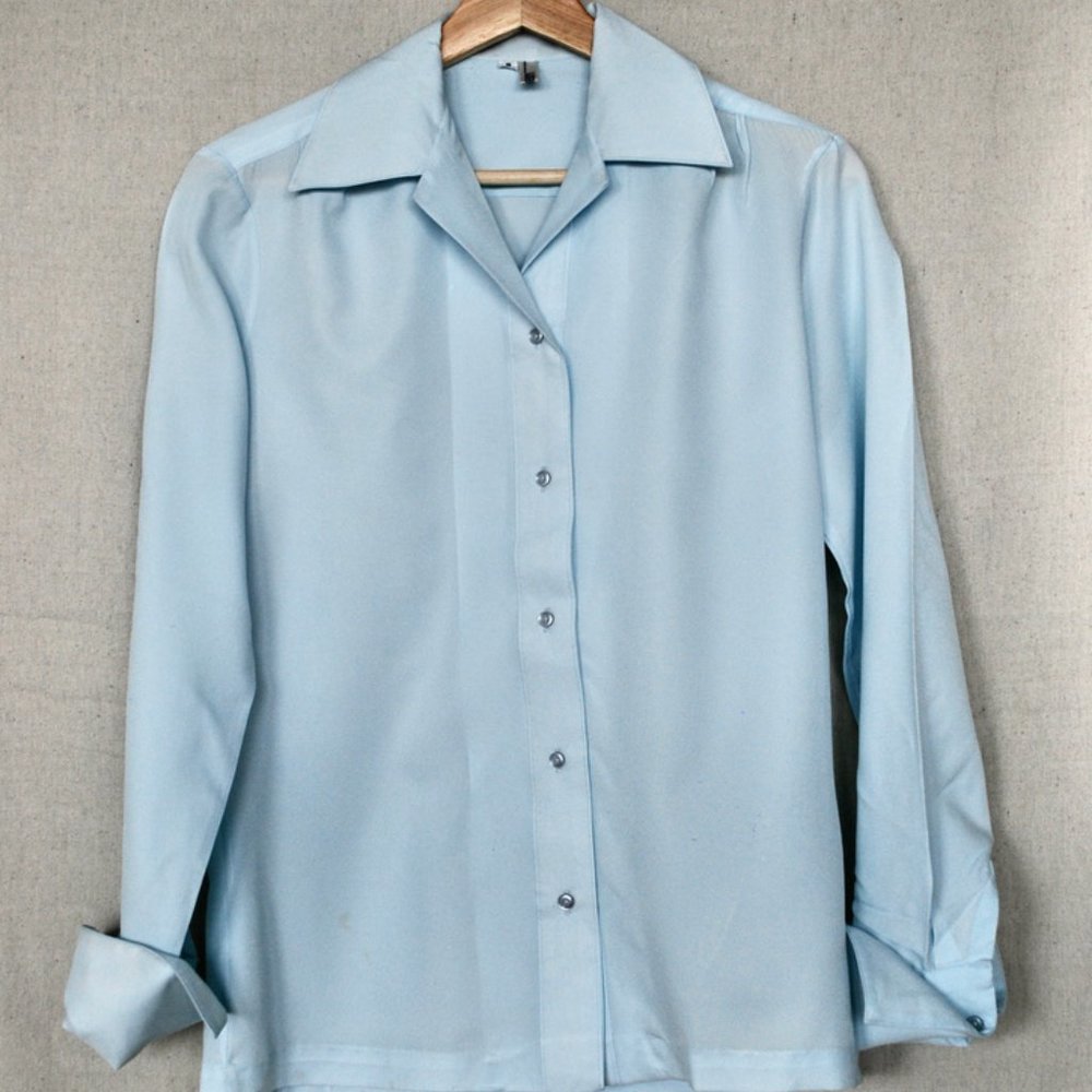 Vintage (‘70s-‘80s) Women’s pale blue suit blouse